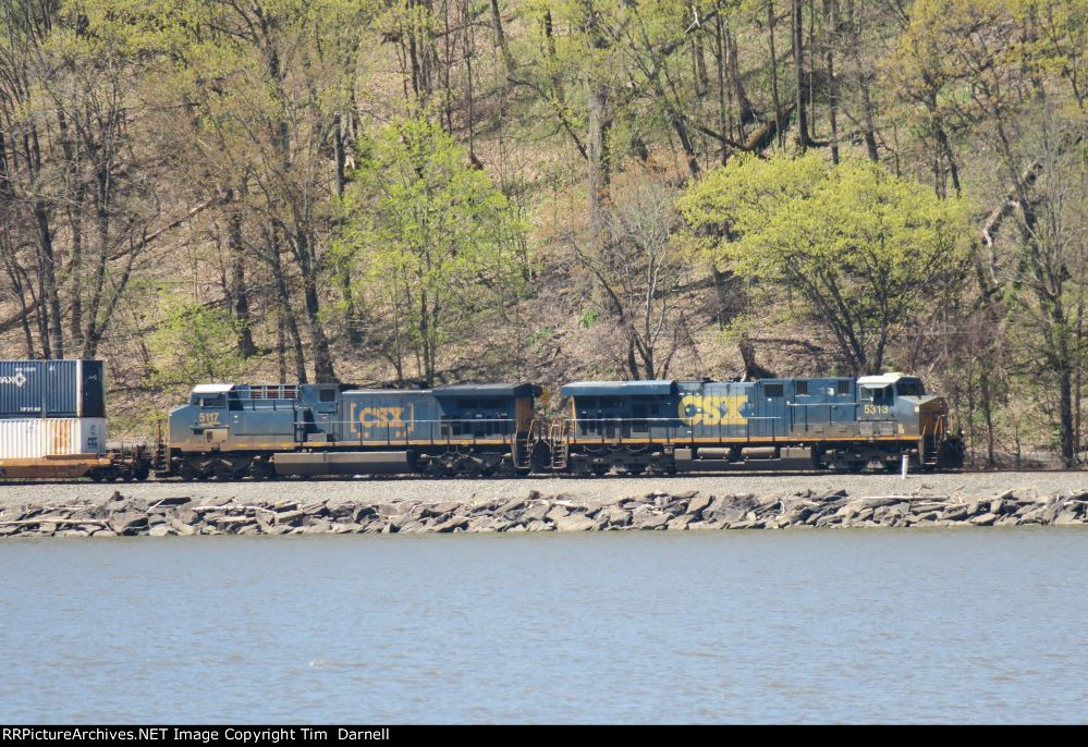 CSX 5313, 5117 on I157